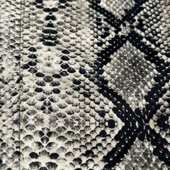 Zara Denim Collection Snakeskin Print Straight-Leg Mid-Rise Jeans 6 - Picture 5 of 10